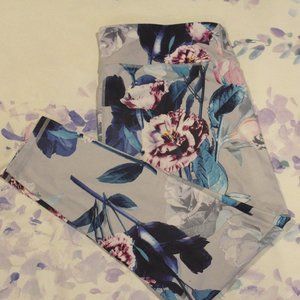 Fabletics Mid-Rise Printed Power Hold Capri